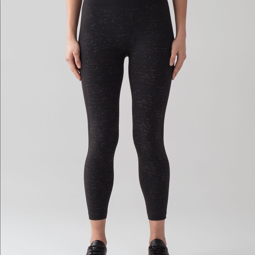 Lulu lemon Free to Flow 7/8 Tight